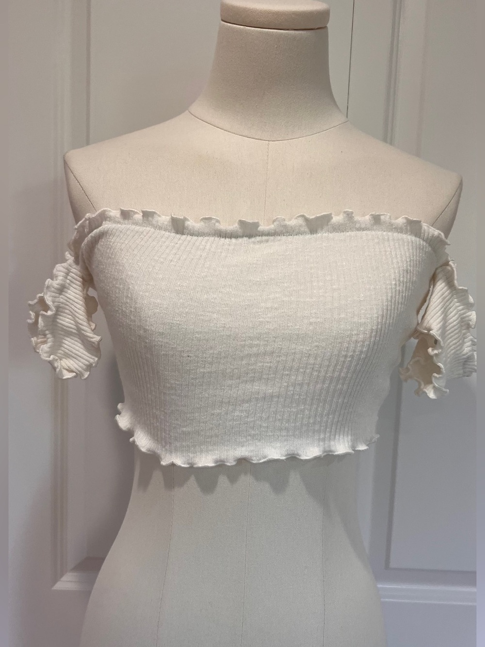 Better ❤️ Be Off-Shoulder White Ruffle Crop Top